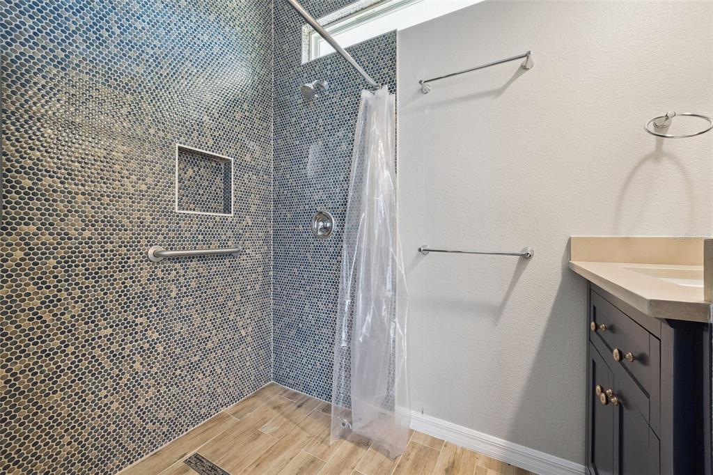 7956 LAKE NELLIE ROAD gallery image #51