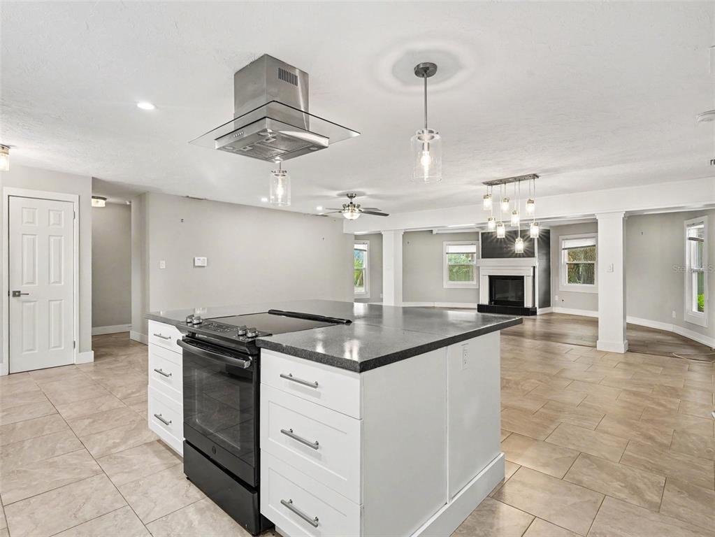 2746 HIBISCUS STREET