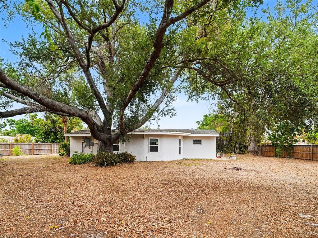 2746 HIBISCUS STREET
