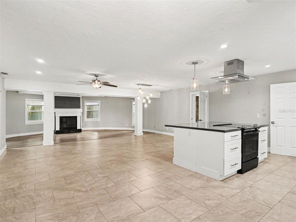 2746 HIBISCUS STREET