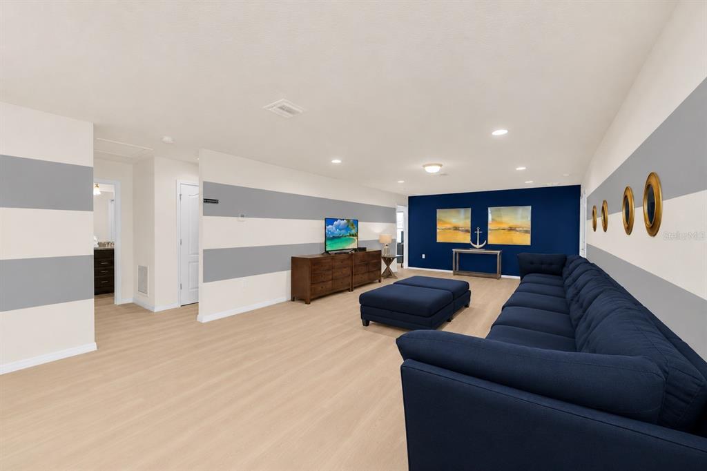 8887 MENTON LOOP gallery image #20