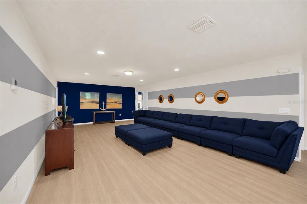 8887 MENTON LOOP gallery image #22