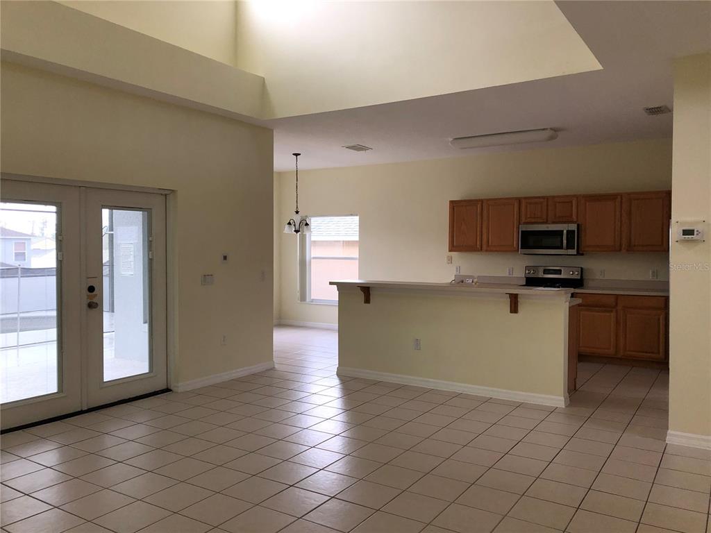 638 KENSINGTON DRIVE gallery image #17