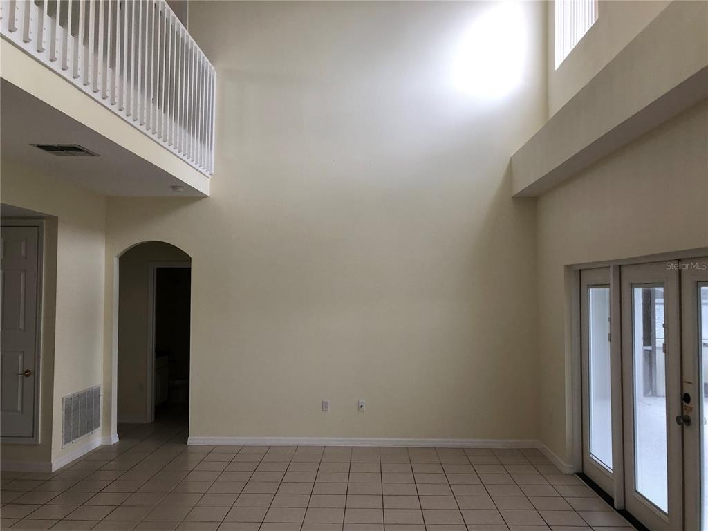 638 KENSINGTON DRIVE gallery image #7