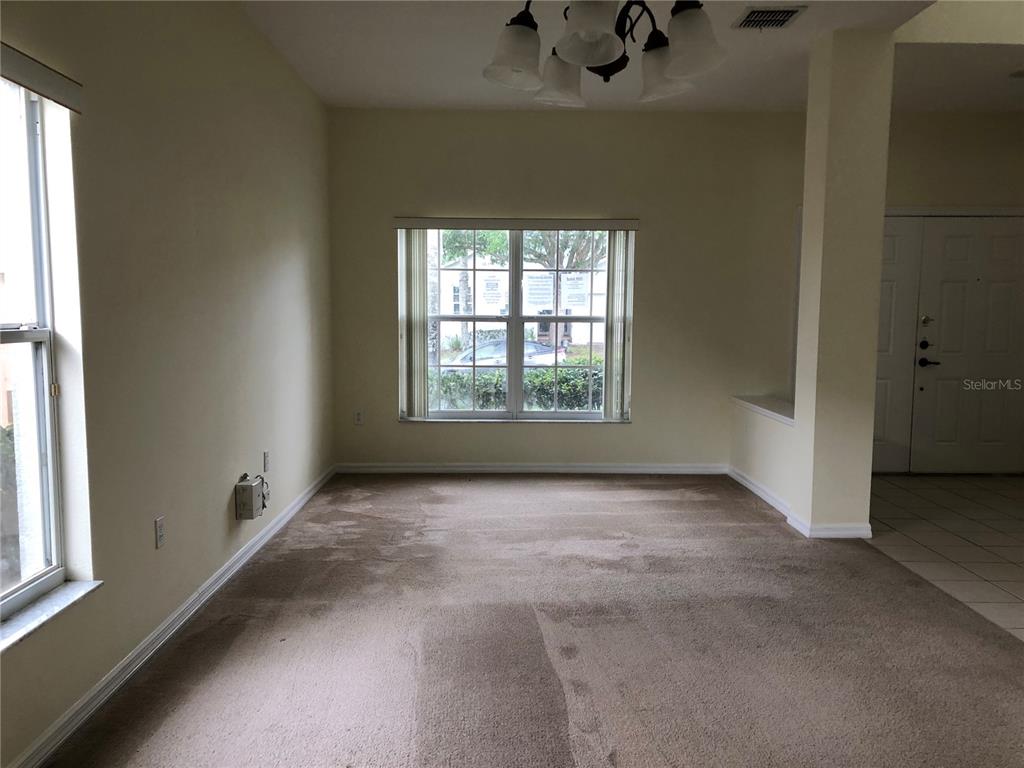 638 KENSINGTON DRIVE gallery image #9