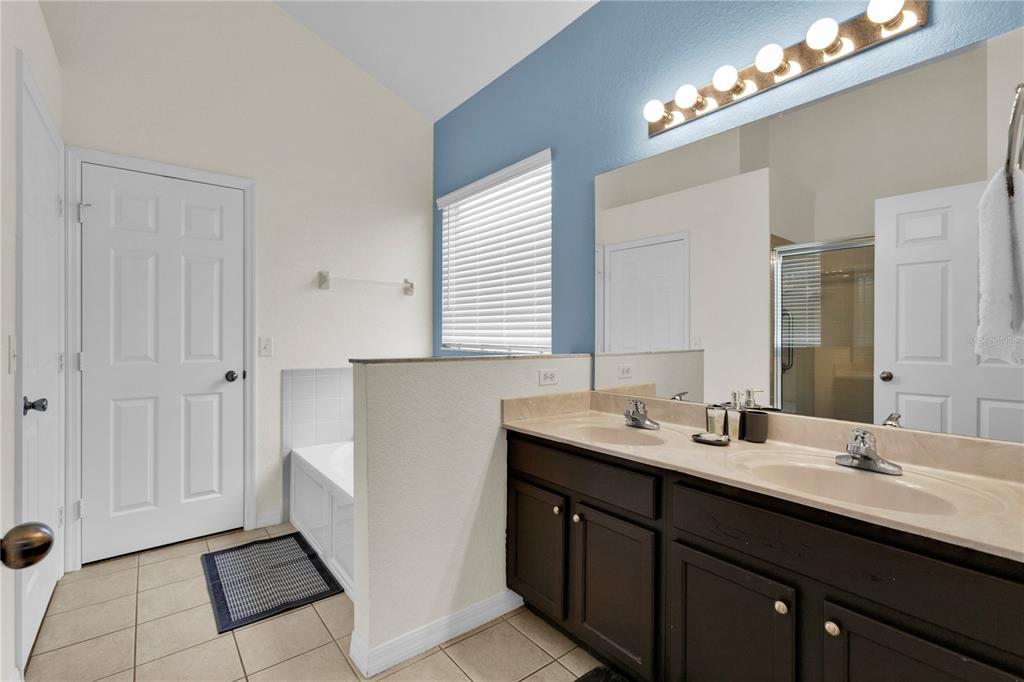 2590 SAND HILL POINT CIRCLE gallery image #16