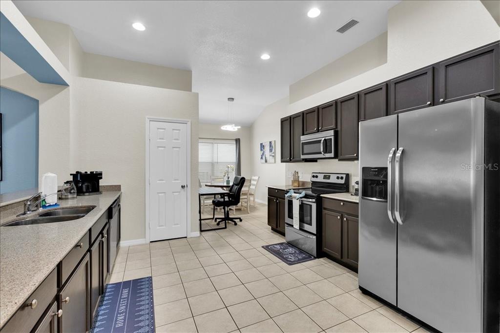 2590 SAND HILL POINT CIRCLE gallery image #36