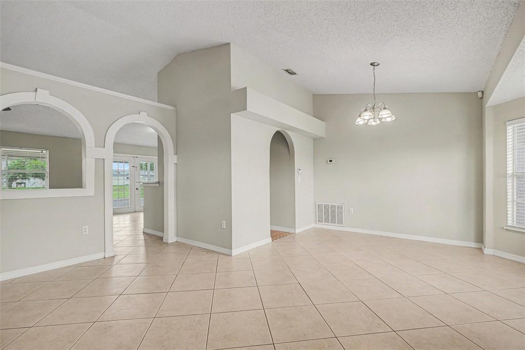 821 JARNAC DRIVE gallery image #5