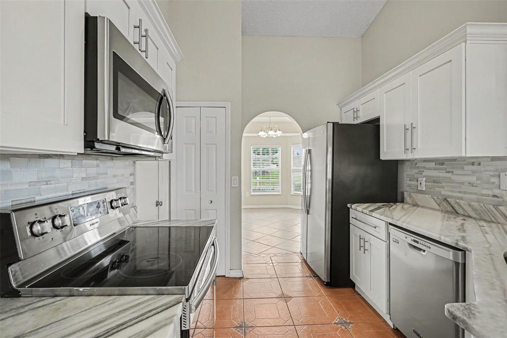 821 JARNAC DRIVE gallery image #9
