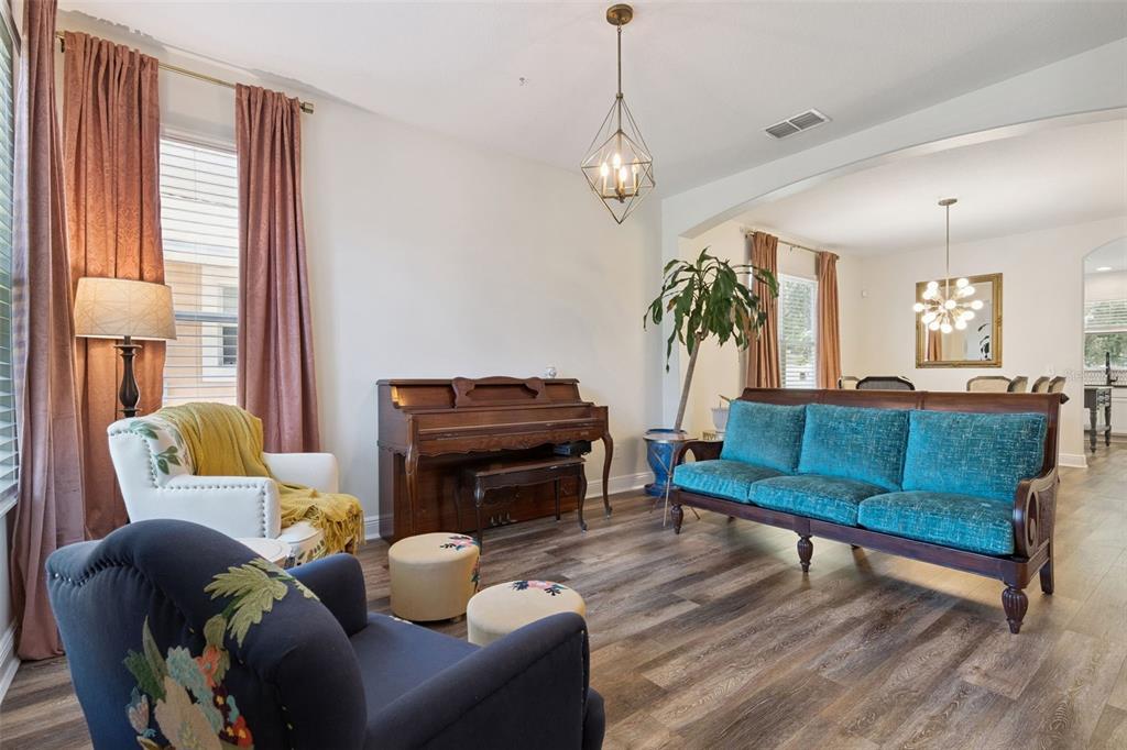 509 SPRING RIVER DRIVE gallery image #4