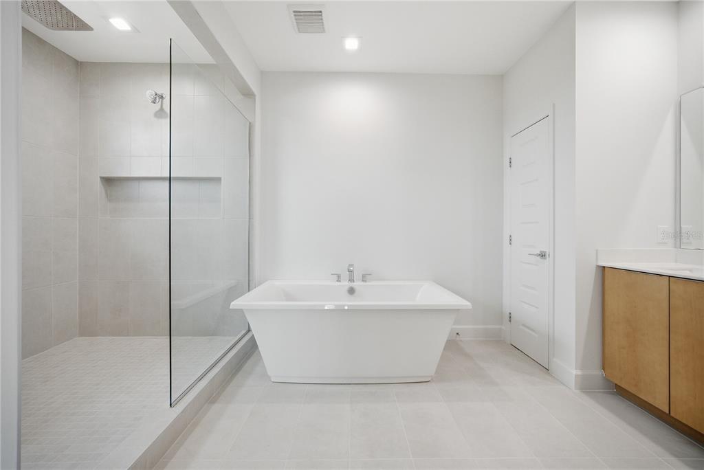 309 HAMPTON BOULEVARD gallery image #27