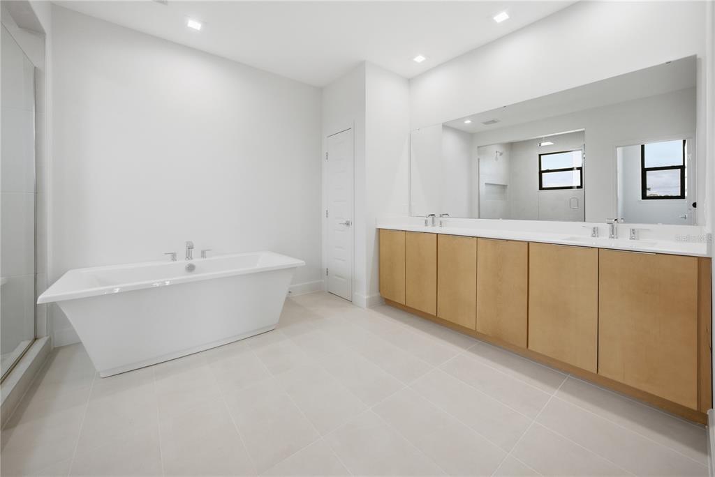 309 HAMPTON BOULEVARD gallery image #28