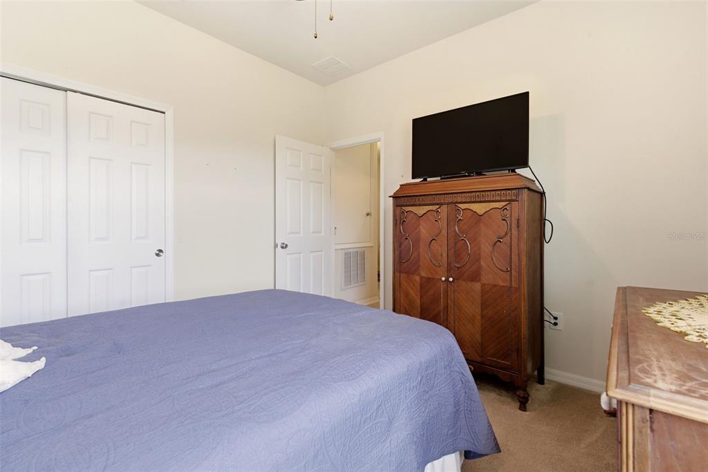 133 LAKESHORE DRIVE gallery image #24