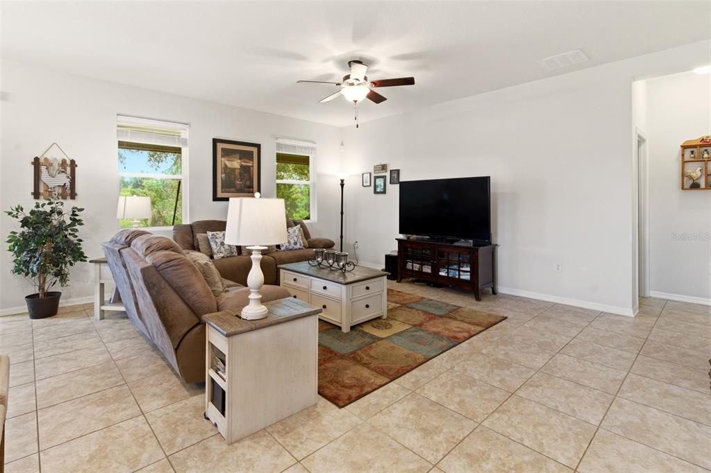 133 LAKESHORE DRIVE gallery image #8
