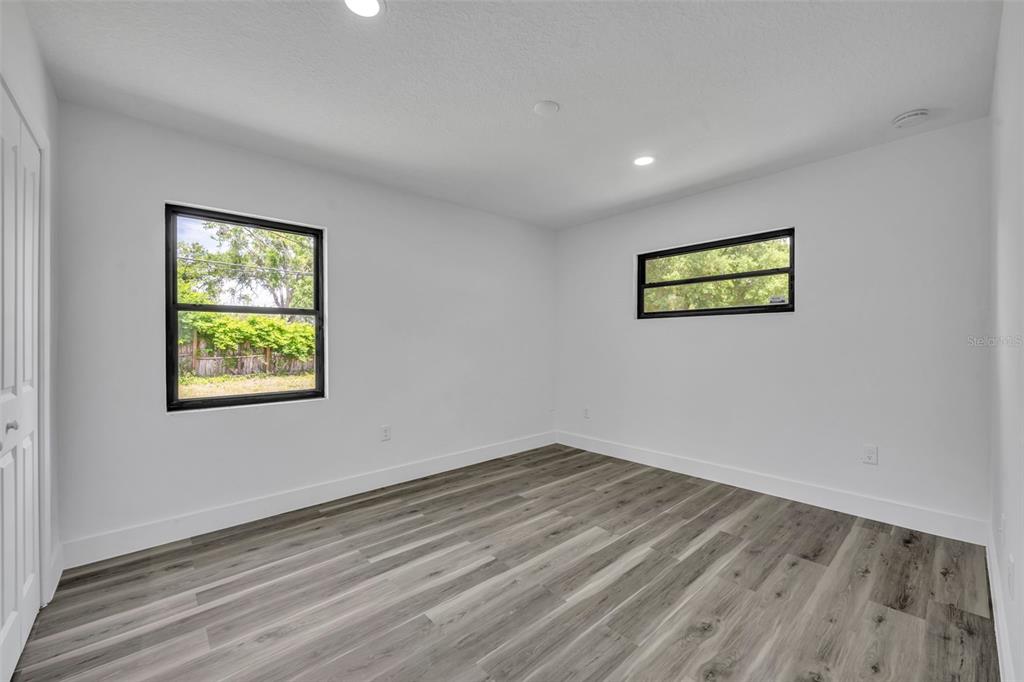 731 BONGART ROAD gallery image #25