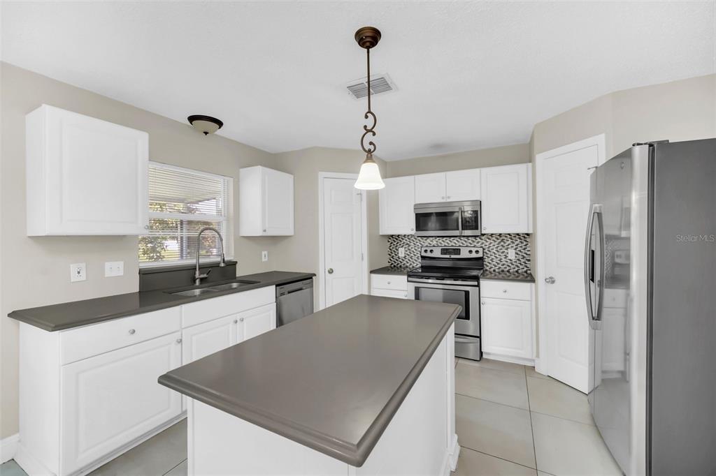 2120 MARISOL LOOP gallery image #14