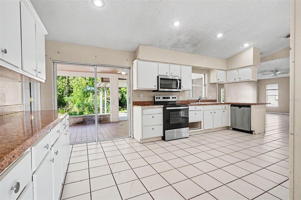 2537 JASMINE TRACE DRIVE gallery image #6
