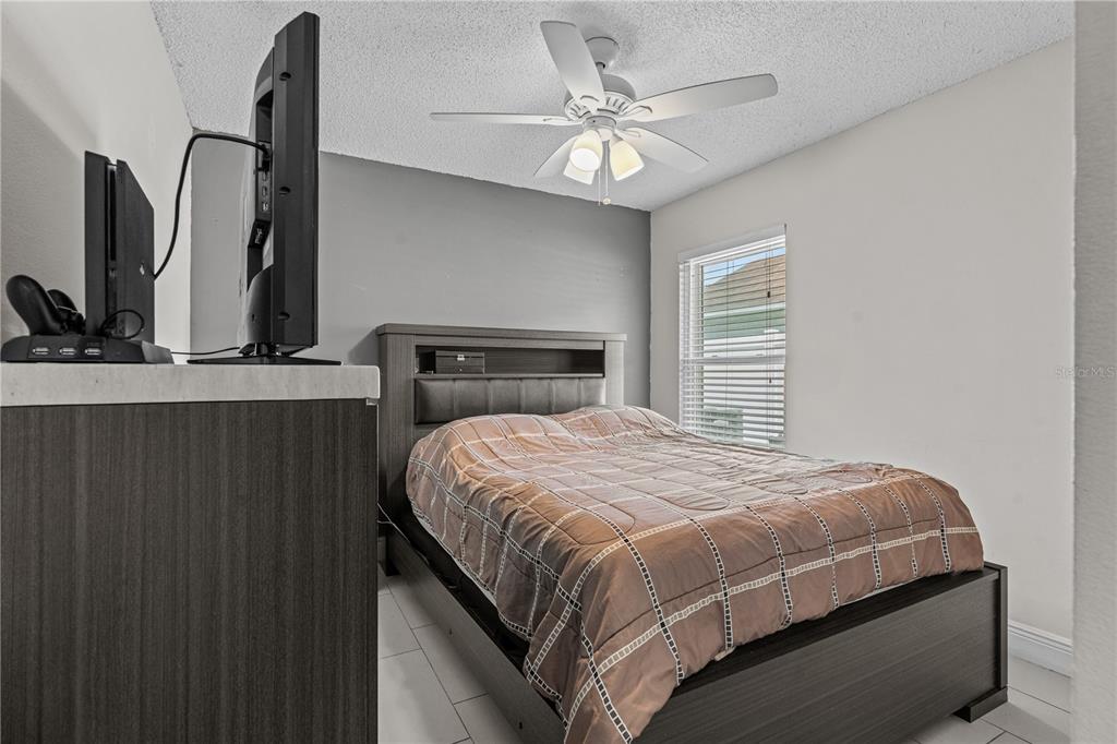 2490 SHELBY CIRCLE gallery image #28