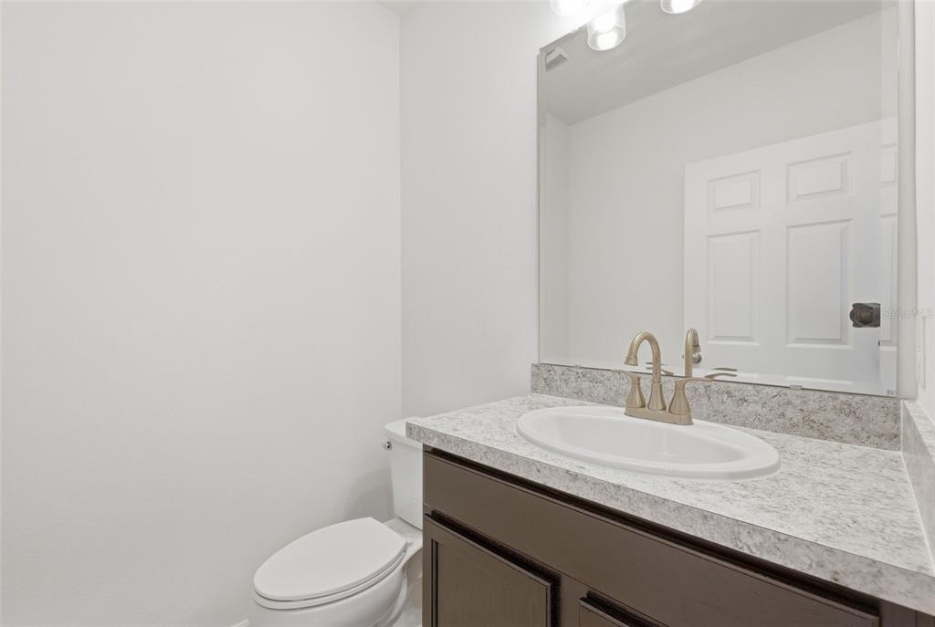 652 SAMUEL PLACE gallery image #12