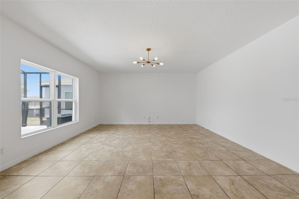 652 SAMUEL PLACE gallery image #14