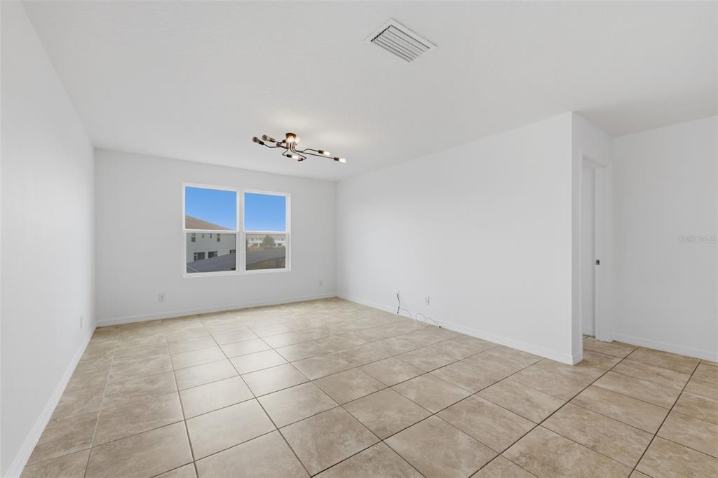 652 SAMUEL PLACE gallery image #16