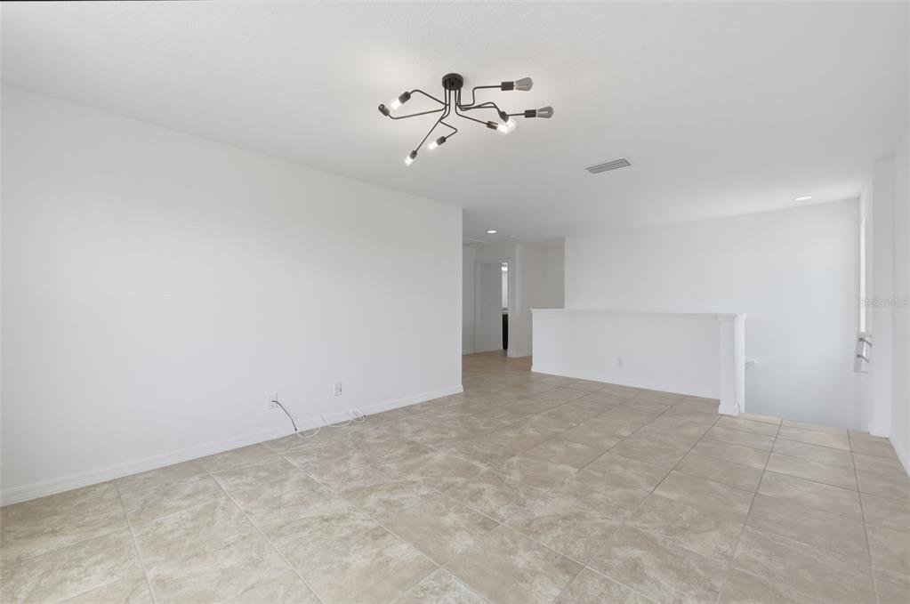 652 SAMUEL PLACE gallery image #17