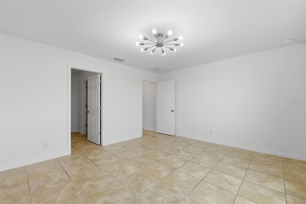652 SAMUEL PLACE gallery image #21