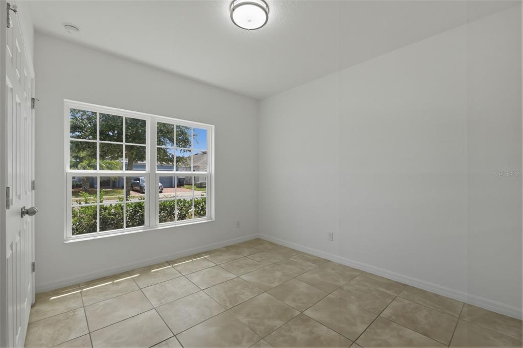 652 SAMUEL PLACE gallery image #3