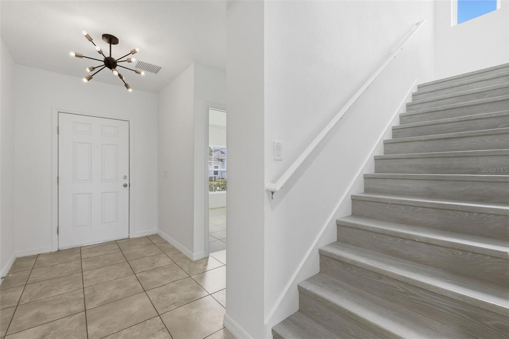 652 SAMUEL PLACE gallery image #30