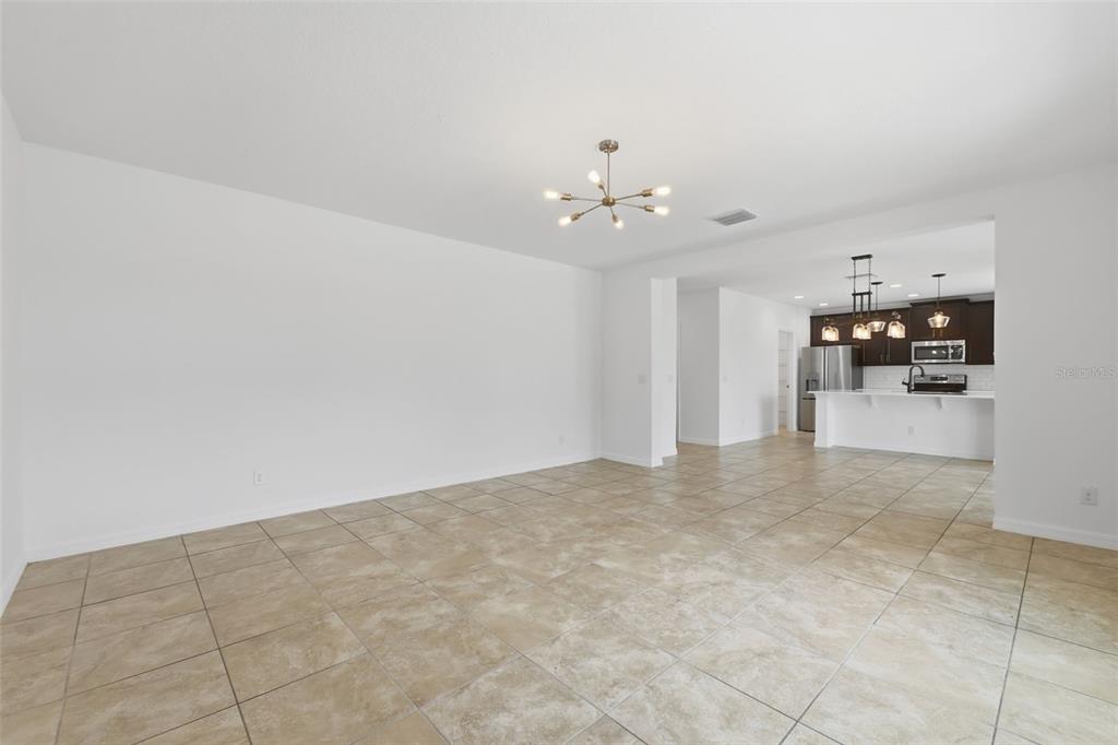 652 SAMUEL PLACE gallery image #5