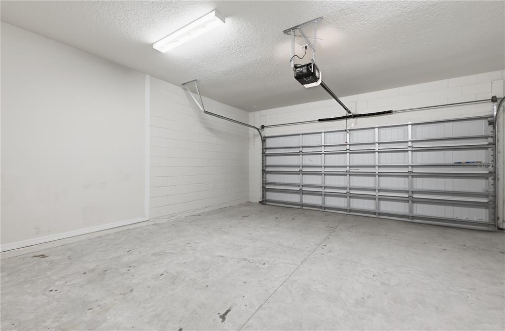 8956 ZURICH LANE gallery image #40