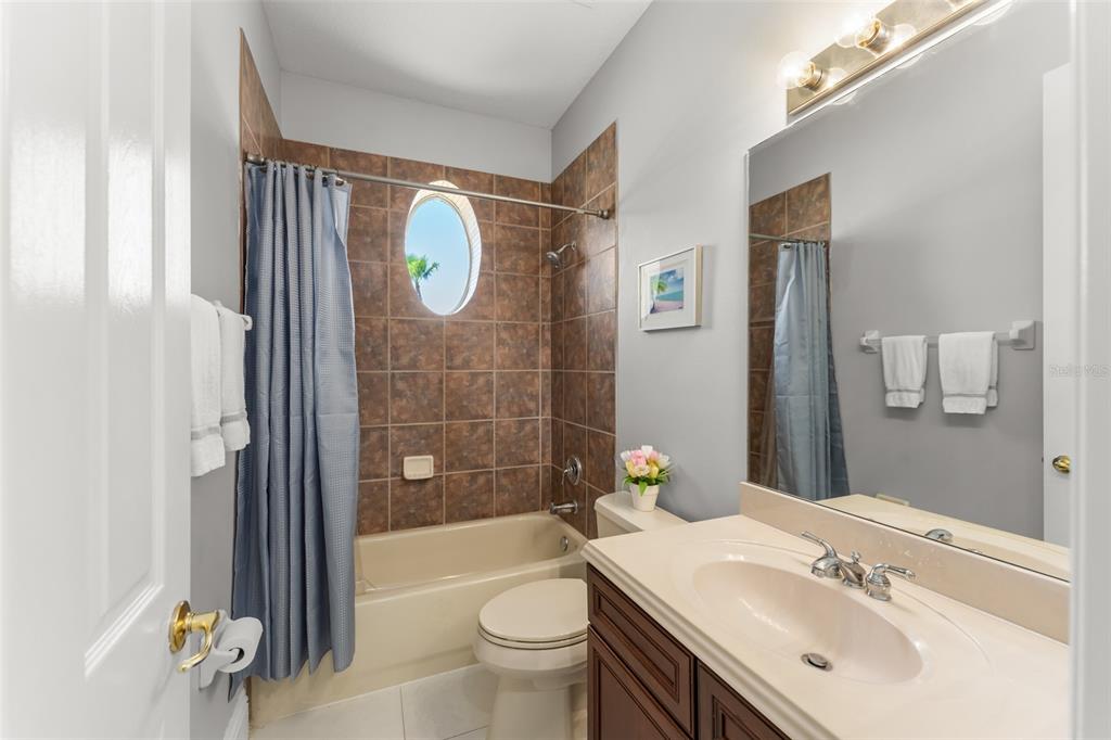 1317 GLENHEATHER DRIVE gallery image #20