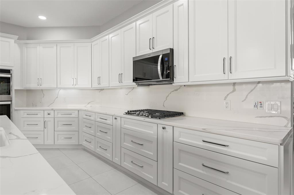 1317 GLENHEATHER DRIVE gallery image #5