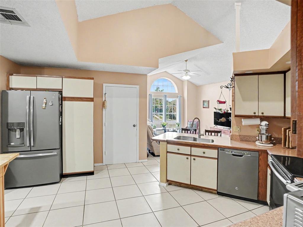184 CORAL REEF CIRCLE gallery image #11