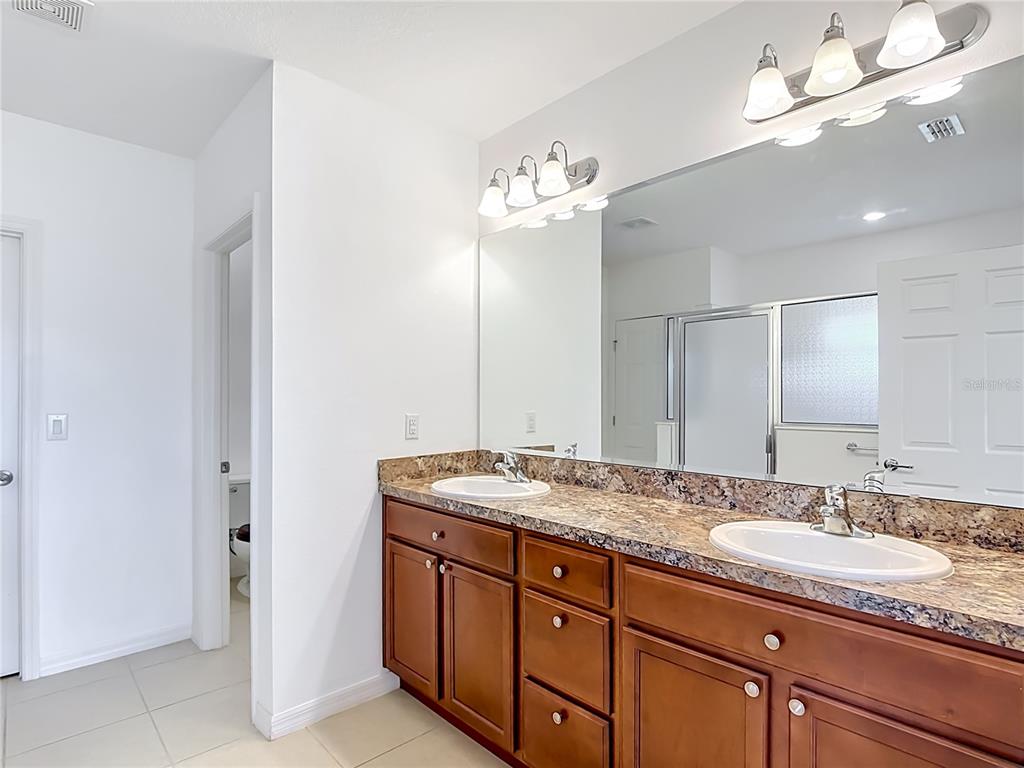 417 BLUE LAKE CIRCLE gallery image #24