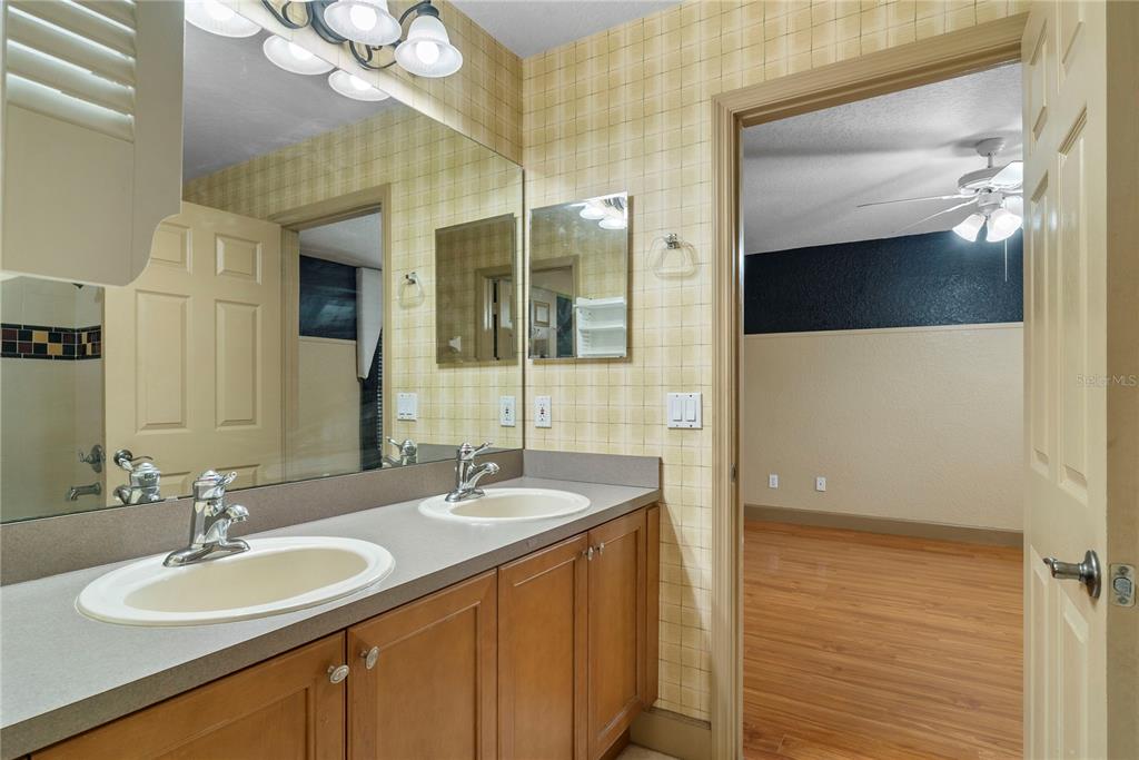 3463 FOREST RIDGE LANE gallery image #44