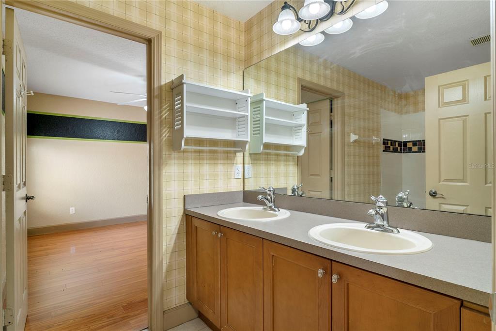 3463 FOREST RIDGE LANE gallery image #45