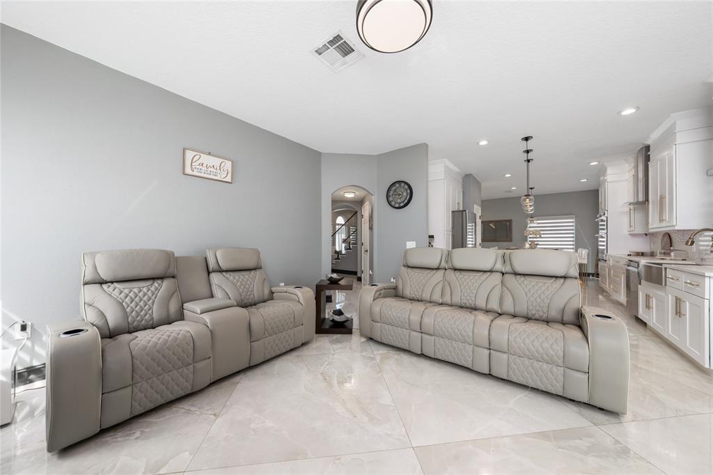 604 KILDRUMMY DRIVE gallery image #10