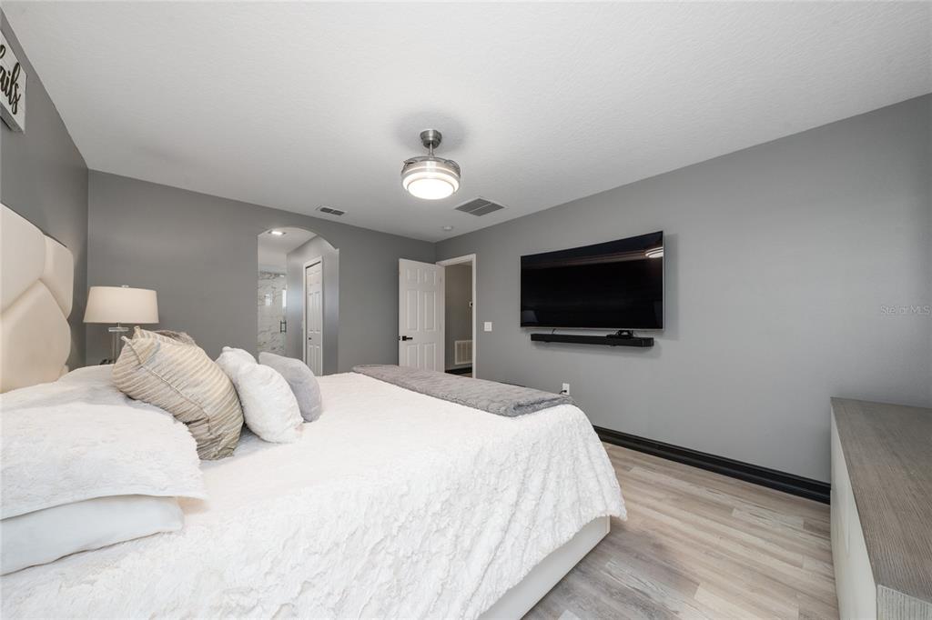 604 KILDRUMMY DRIVE gallery image #18