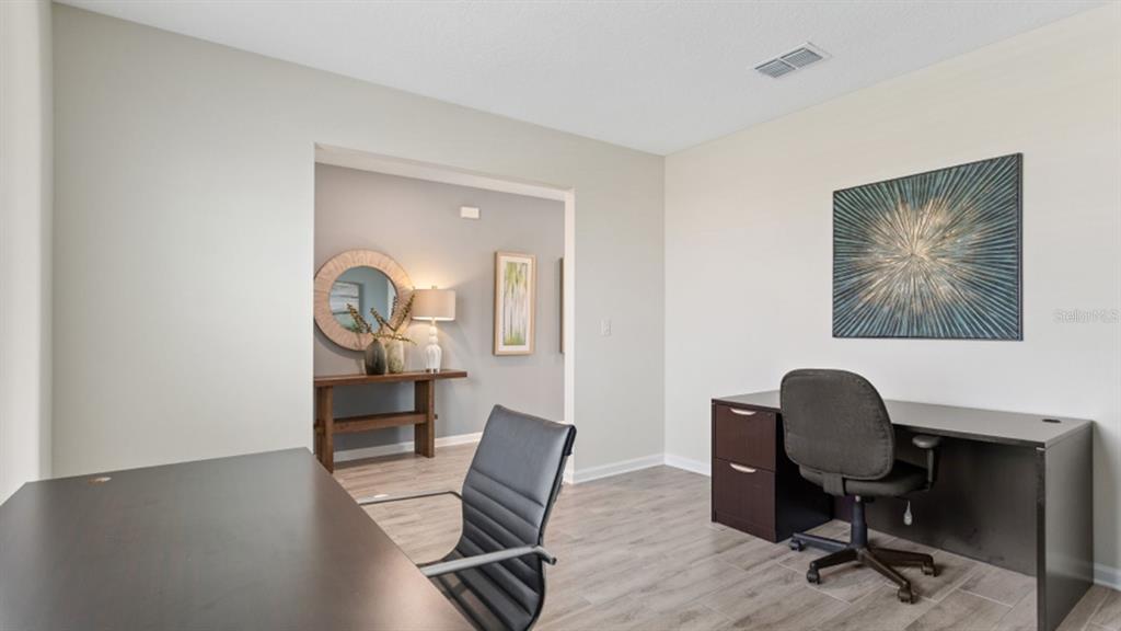 5221 WORCHESTER DRIVE gallery image #10