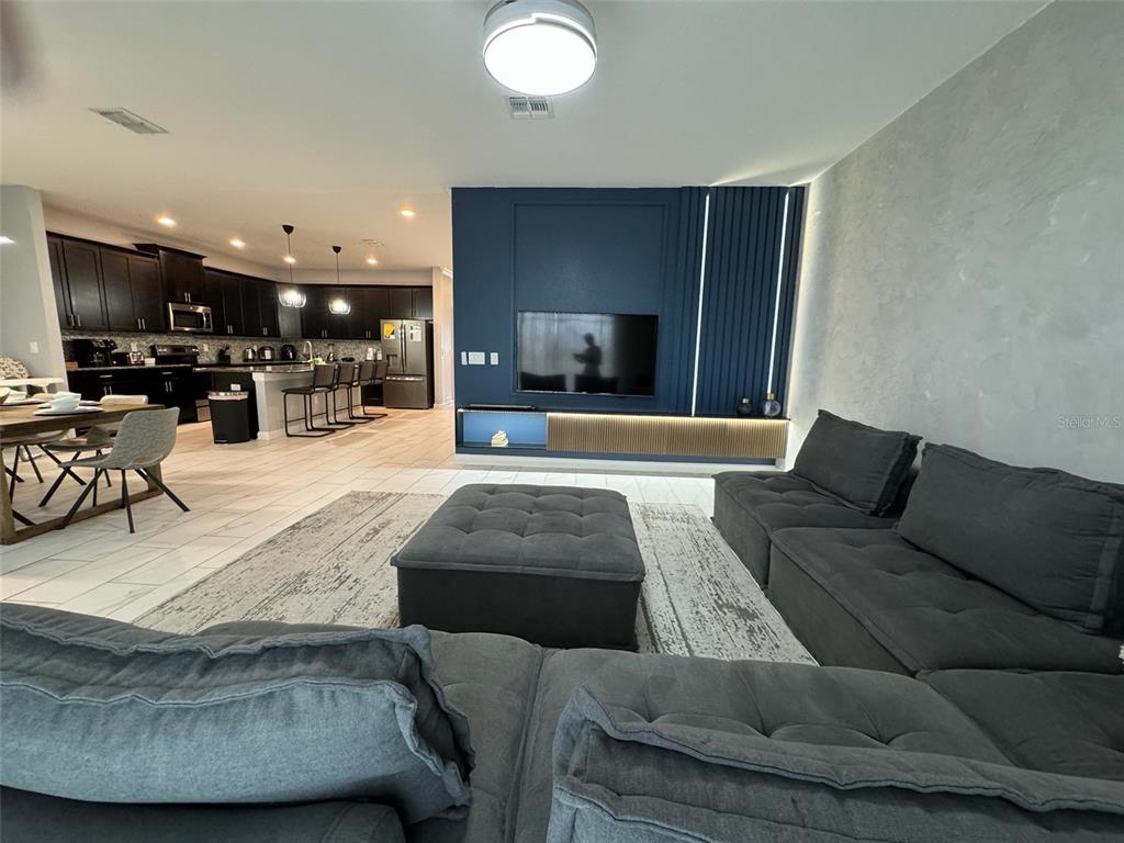 4775 KINGS CASTLE CIRCLE gallery image #24