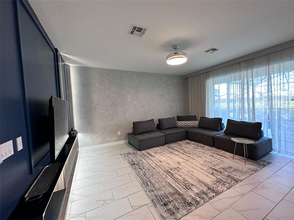 4775 KINGS CASTLE CIRCLE gallery image #6