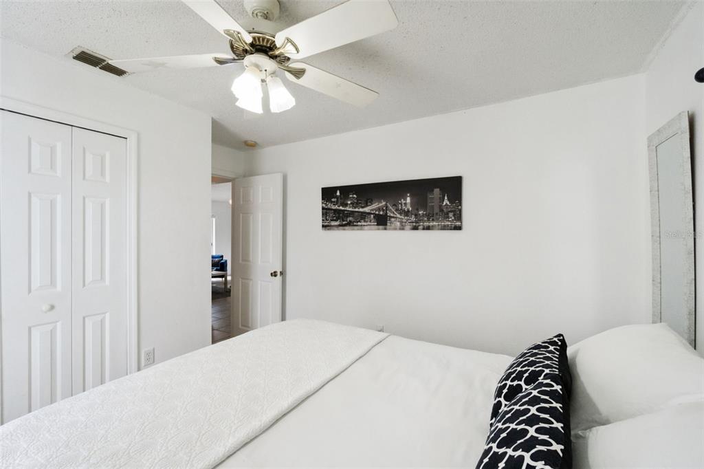 572 KINGFISHER DRIVE gallery image #18