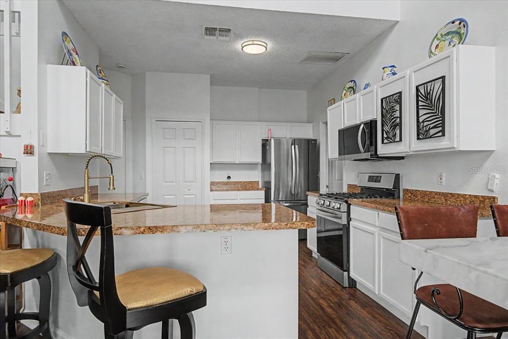 5039 HEATHERLAKE TERRACE gallery image #12