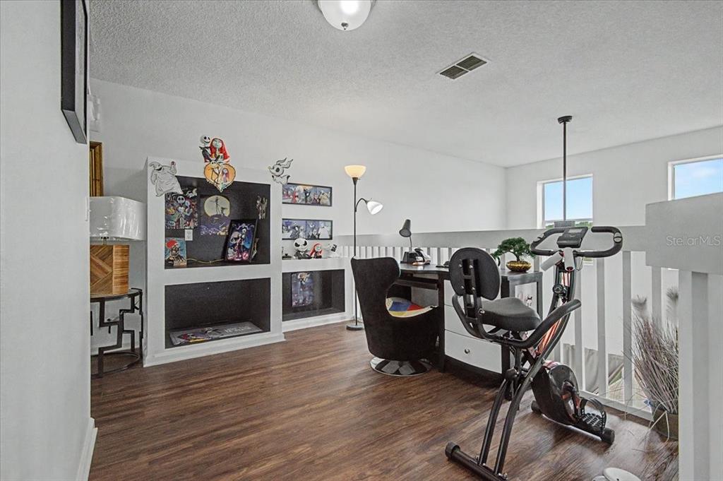 5039 HEATHERLAKE TERRACE gallery image #18