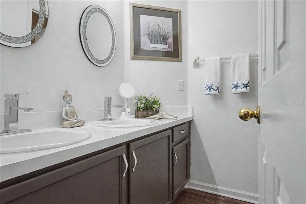 5039 HEATHERLAKE TERRACE gallery image #28