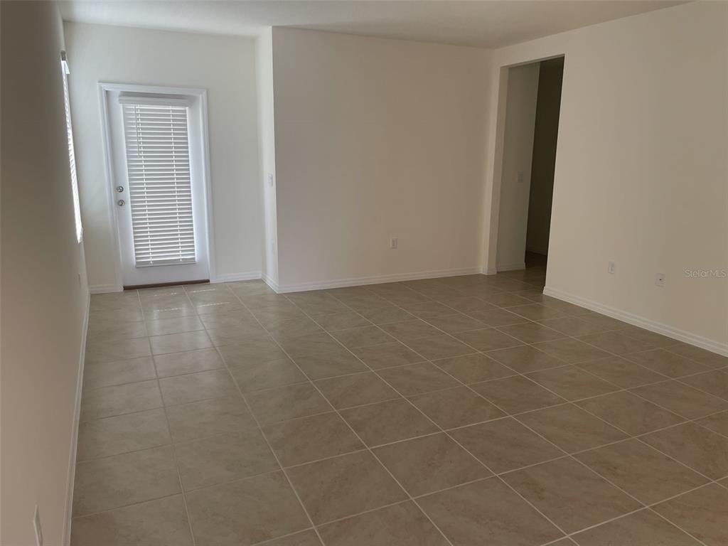 927 WATERFALL BOULEVARD gallery image #7