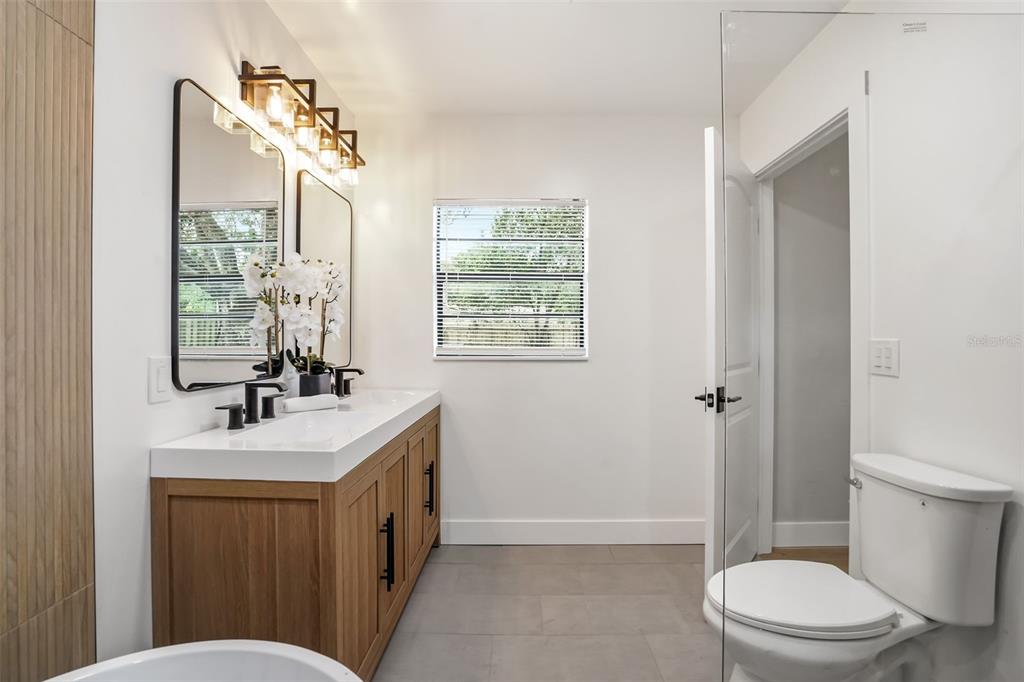 1348 RADCLYFFE ROAD gallery image #14
