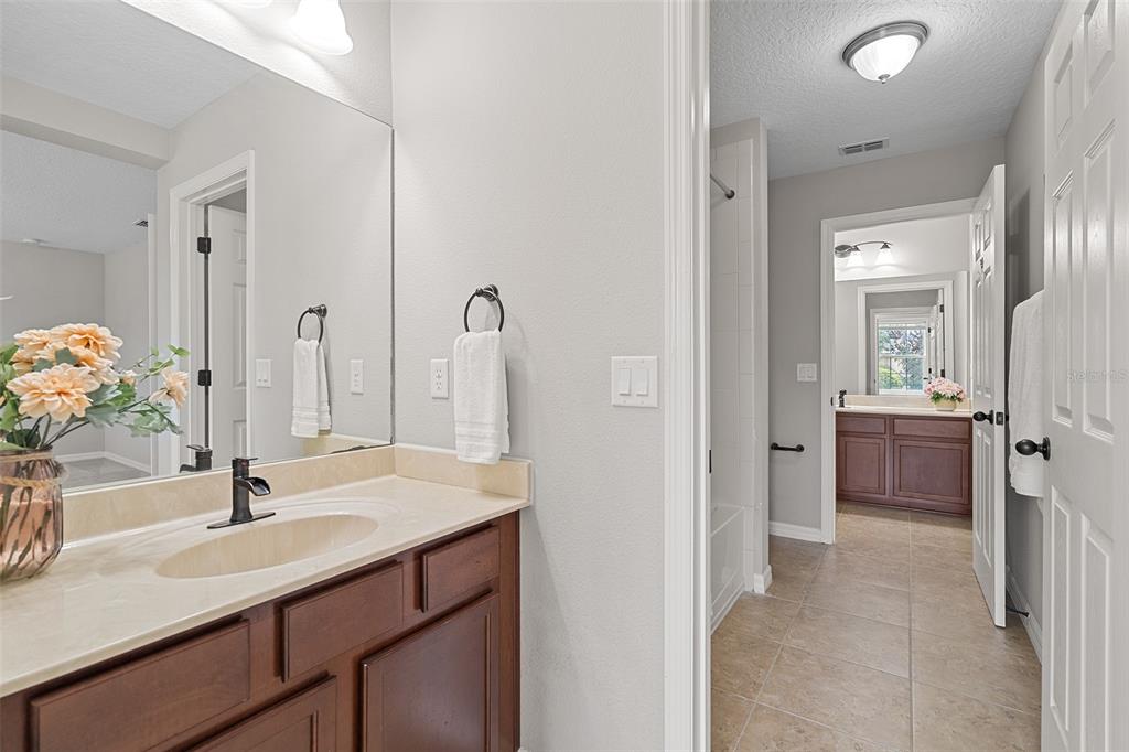 14048 WATERFORD CREEK BOULEVAR gallery image #32