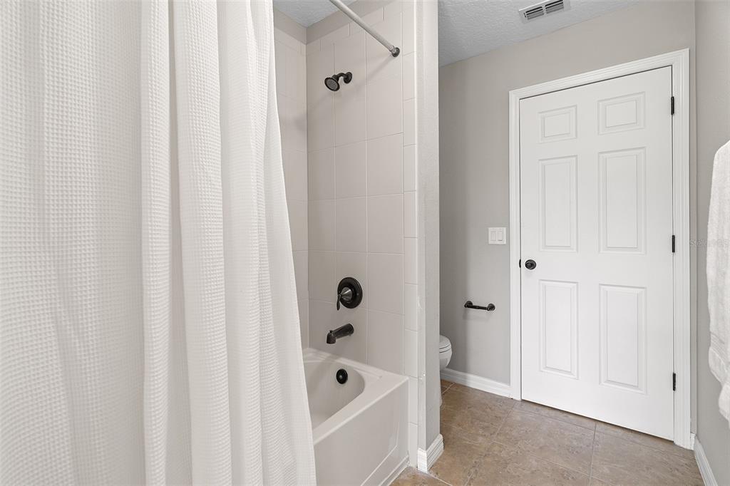 14048 WATERFORD CREEK BOULEVAR gallery image #33